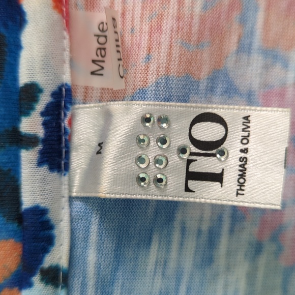 Thomas & Olivia Woman's Shirt - Picture 3 of 6